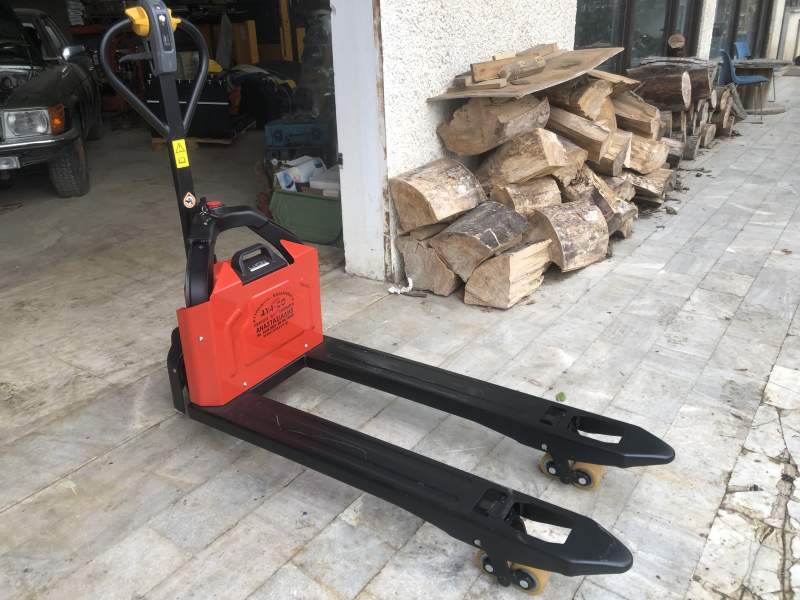 Pallet jack